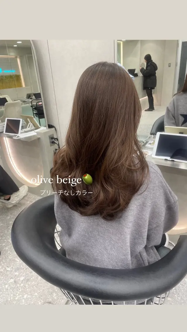 ミディアム ヘアカラー トリートメント 透明感オリーブ🫒/ ブリーチなしWカラーのヘアスタイル