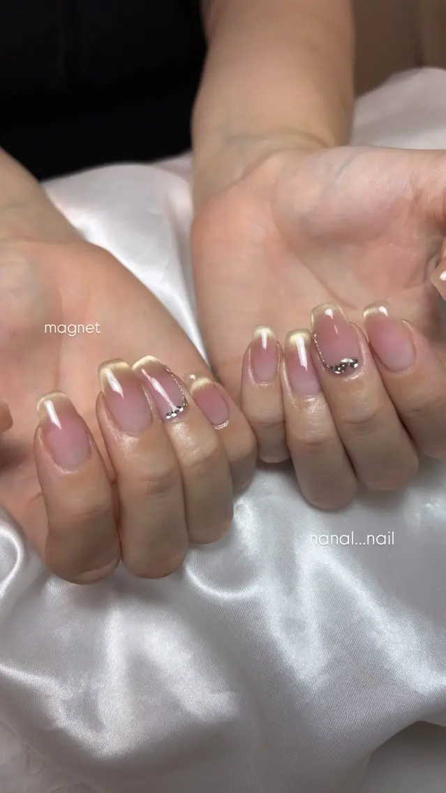ネイル チークネイル グラデーション マグネットネイル nanal nailのネイルデザイン