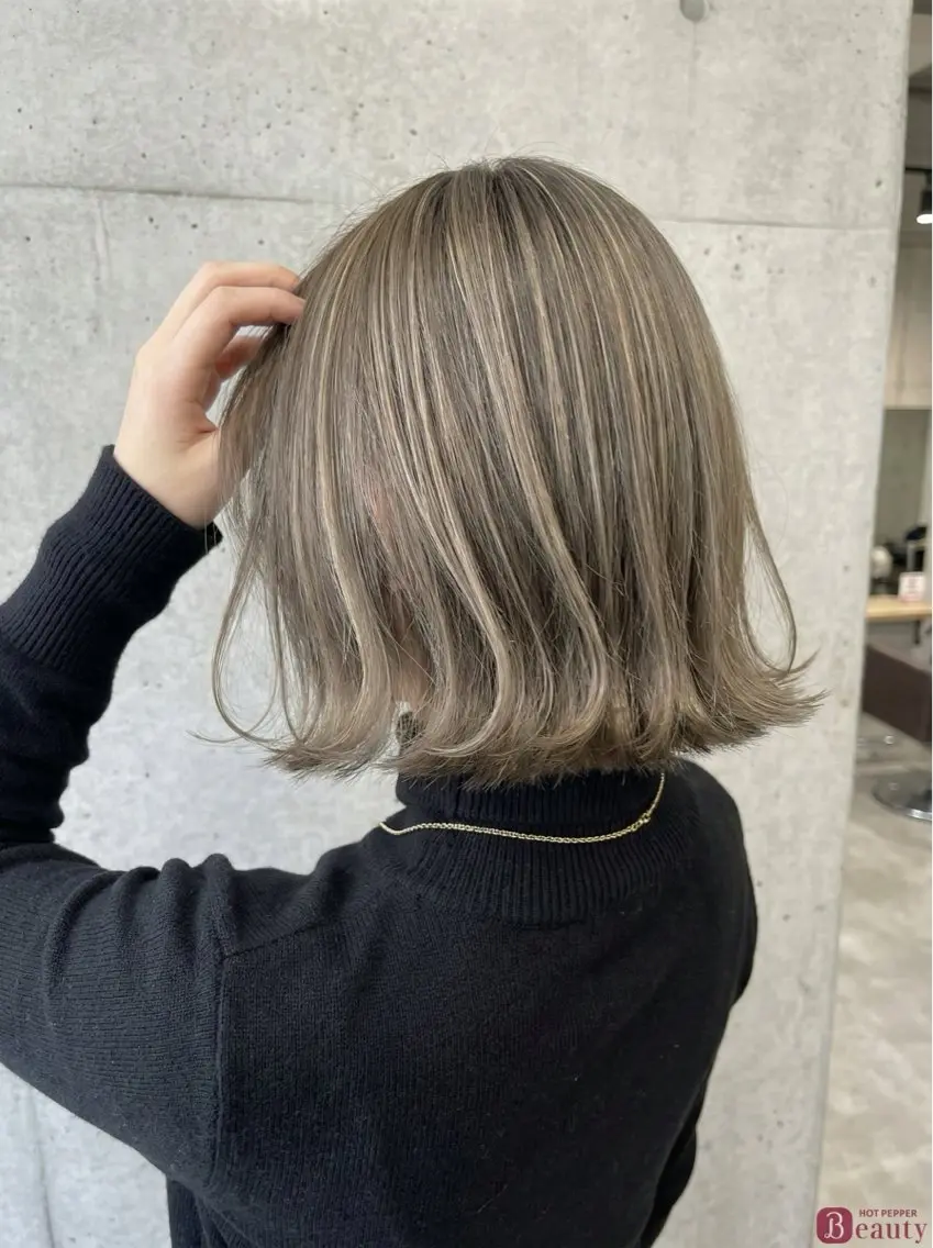 ミディアム 🐾 脱白髪染め 篠崎🐾のヘアスタイル