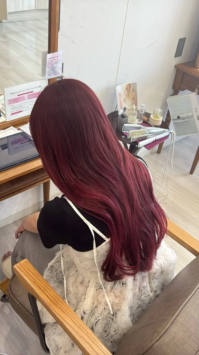 ロング カラー ブリーチ ダブルカラー ブリーチなしカラー レッドカラー 🫧おおにし みか🫧のヘアスタイル