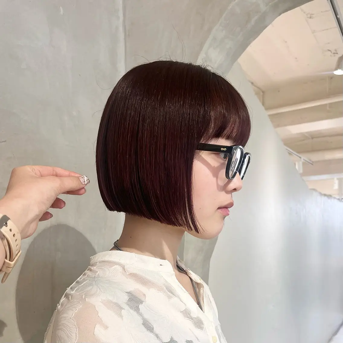 ミディアム カラー カット ヘアカラー トリートメント 切りっぱなしボブ/ 艶カラー/綾莉のヘアスタイル