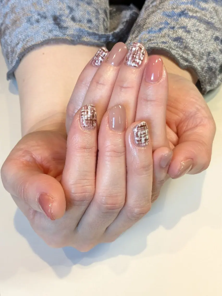 ネイル アートネイル ブラウン ガーリー オフィスネイル ピンク ハンドネイル ネイルサロン ゆりかごのネイルデザイン