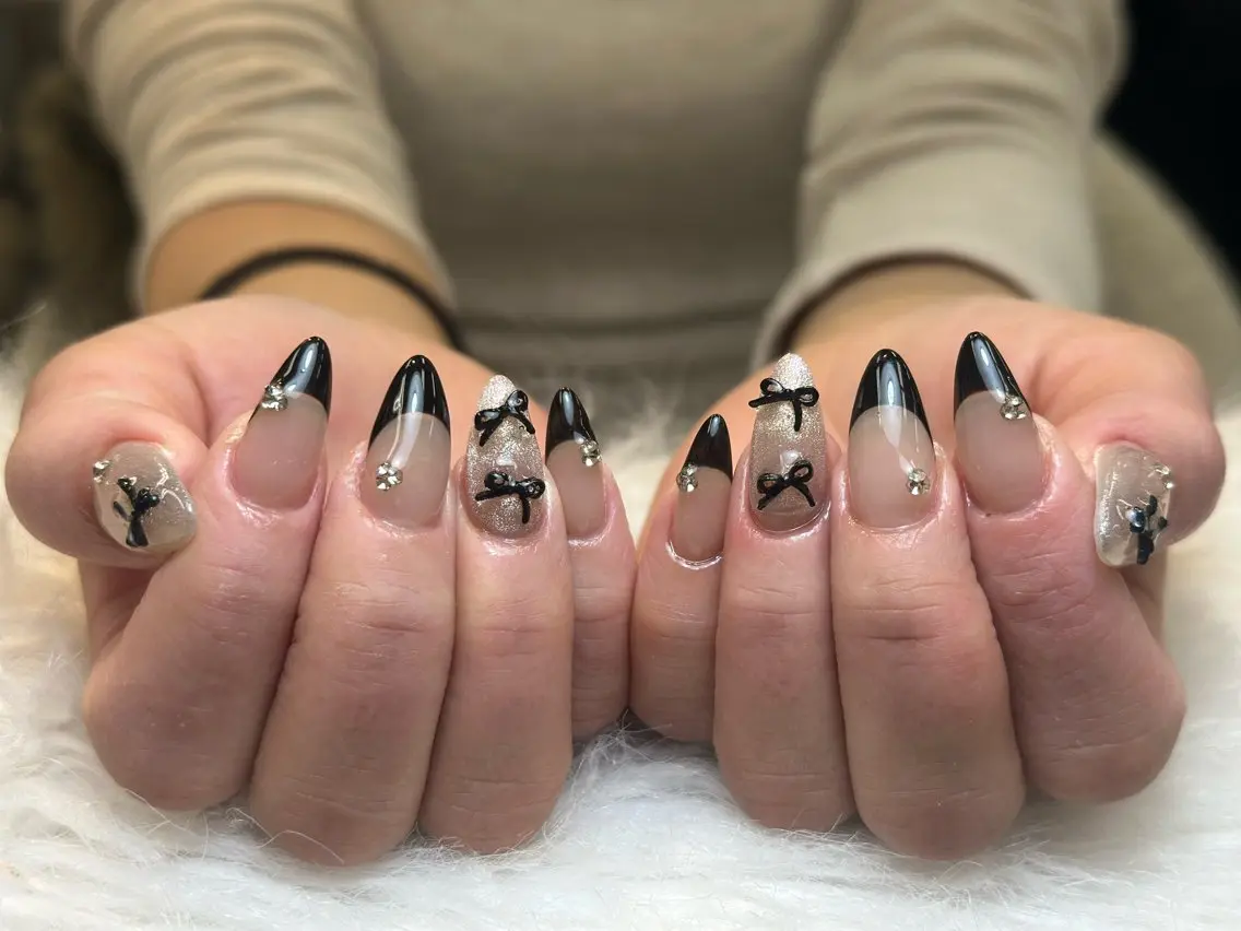 ネイル チークネイル ドット フレンチネイル グラデーション 韓国ネイル ハンドネイル Lisa Nail Salonのネイルデザイン