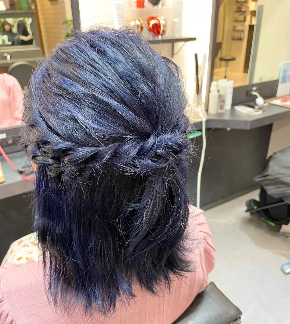 セミロング カラー パーマ ヘアアレンジ 黒髪 ブリーチ ブルーカラー ネイビーカラー ヘアカラー ヒナ/酸性ストレート ・艶カラー🌿のヘアスタイル