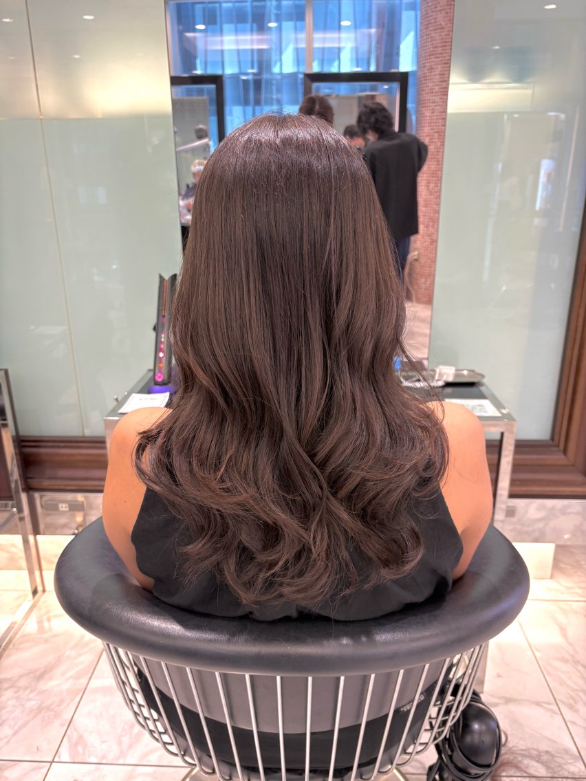 ミディアム カラー ヘアカラー トリートメント 韓国っぽ水光肌カラー マンツーマン🫧なおのヘアスタイル