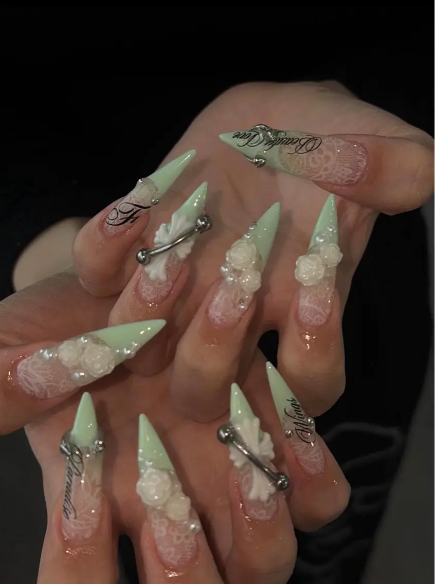 ネイル ハンドネイル Luna Gladeのネイルデザイン