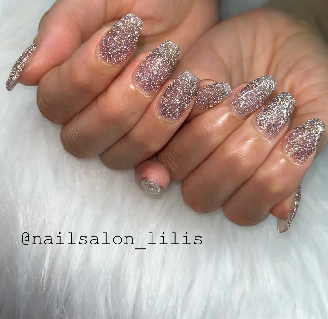 ネイル フラッシュネイル ワンカラーネイル nailsalon Lilisのネイルデザイン