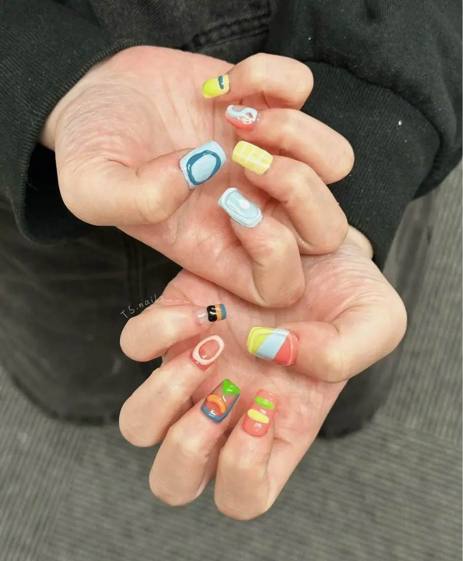 ネイル キラキラネイル マグネットネイル 持ち込み シンプルネイル ハンドネイル フットネイル ハンドケア TS. nails___のネイルデザイン