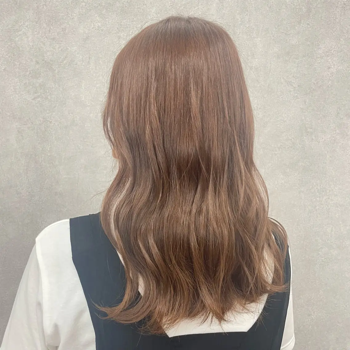 セミロング カラー ベージュカラー ダブルカラー ミルクティーベージュ Blue/博多/ 水口莉沙のヘアスタイル