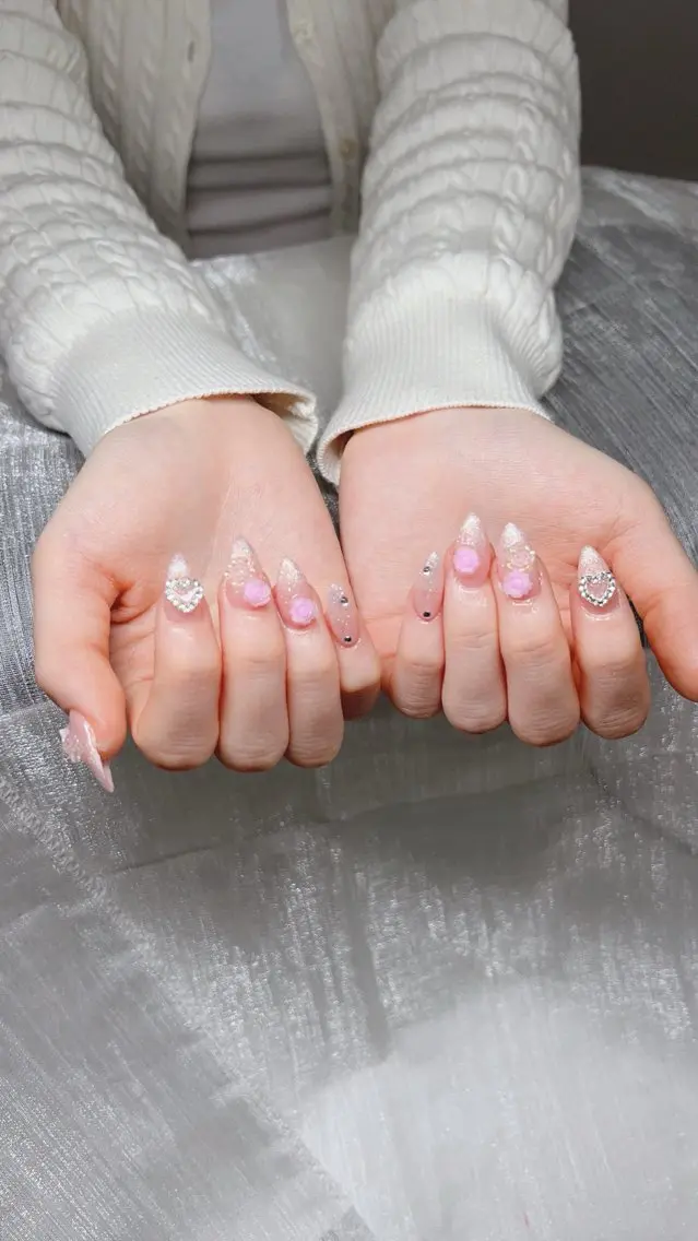 ネイル オーロラネイル チークネイル 長さ出し フットネイル フレンチネイル Lee Nails チップ長さだし専門店のネイルデザイン