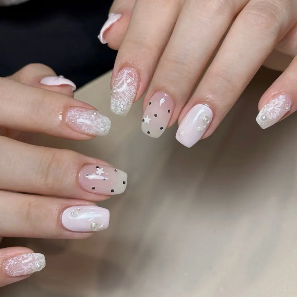 ネイル フットネイル ユリ 💕のネイルデザイン