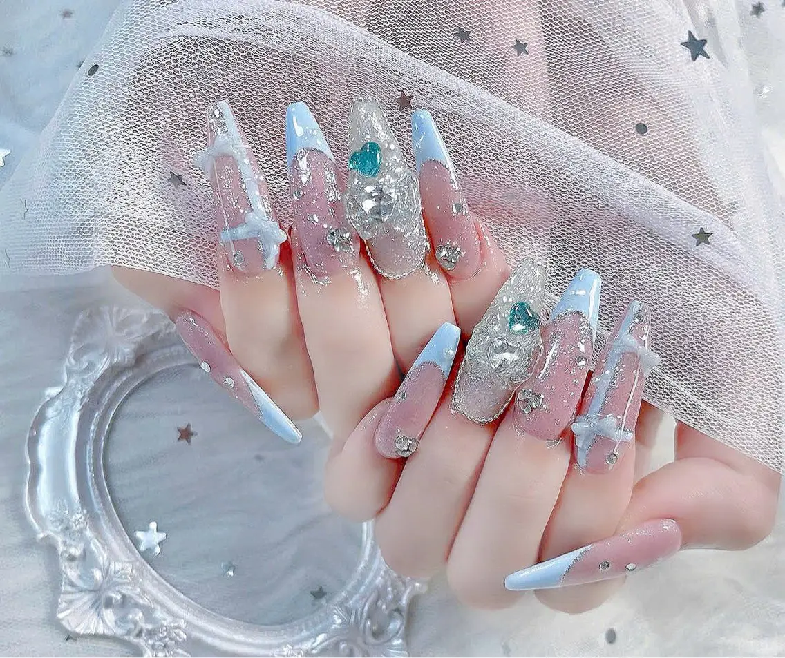 ネイル HIN NAILのネイルデザイン