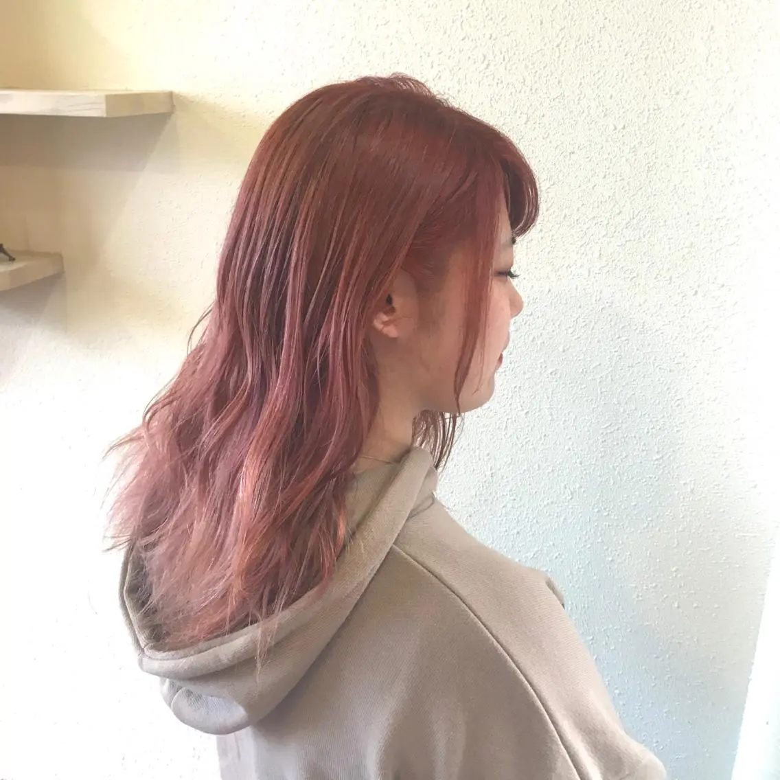 ロング 中川 茜里のヘアスタイル