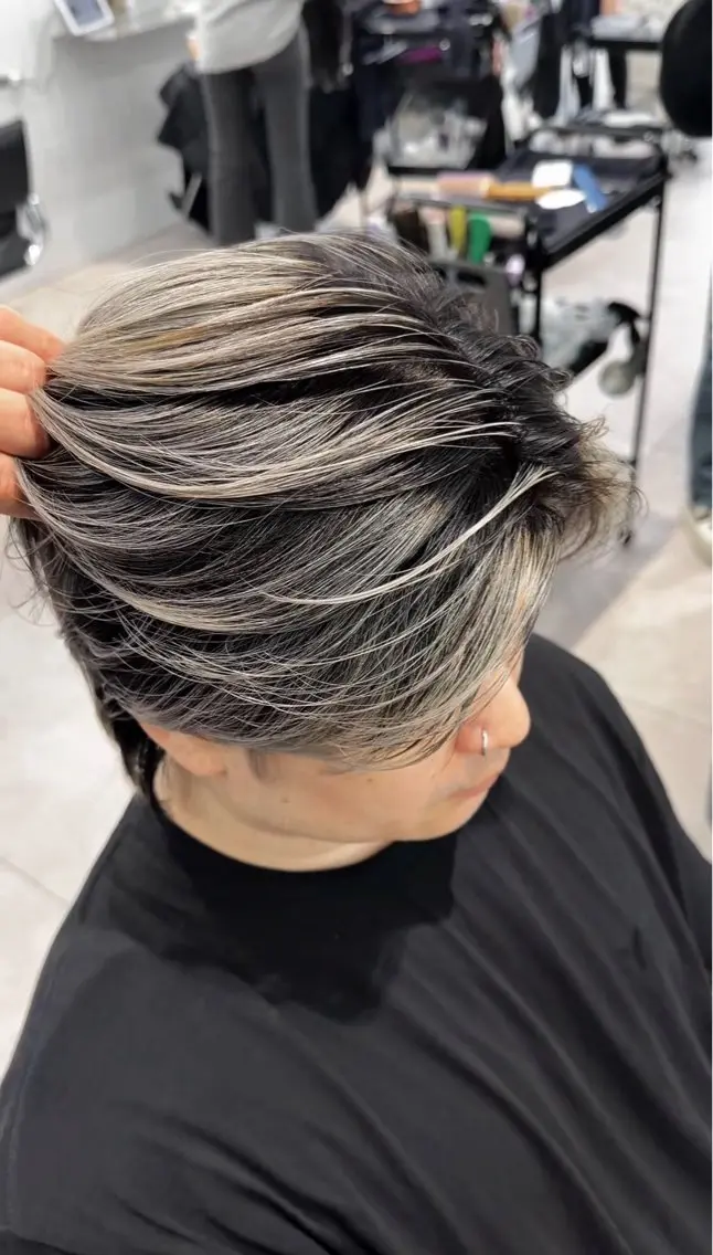 カラー メンズ メンズバレイヤージュ バレイヤージュ ヘアカラー 大智/ハイライト バレイヤージュのヘアスタイル
