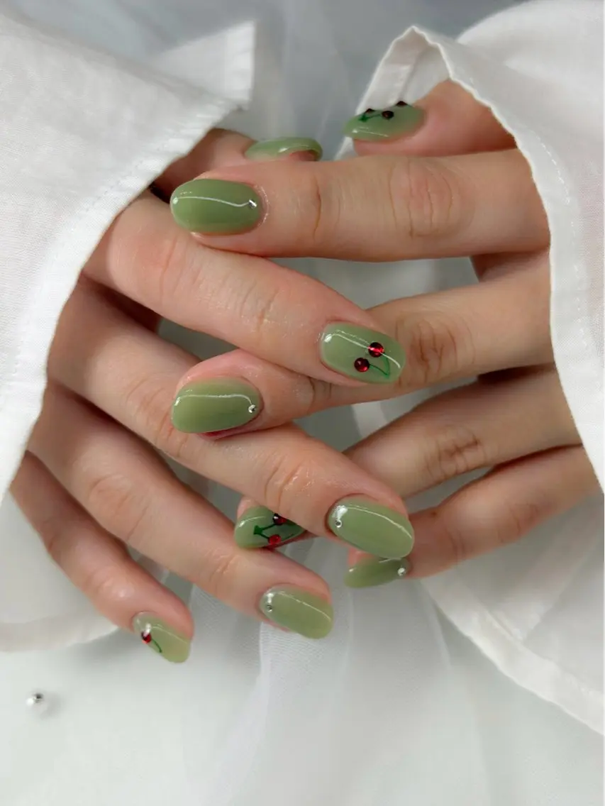 ネイル グリーン オフィスネイル ハンドネイル iro+ nailのネイルデザイン
