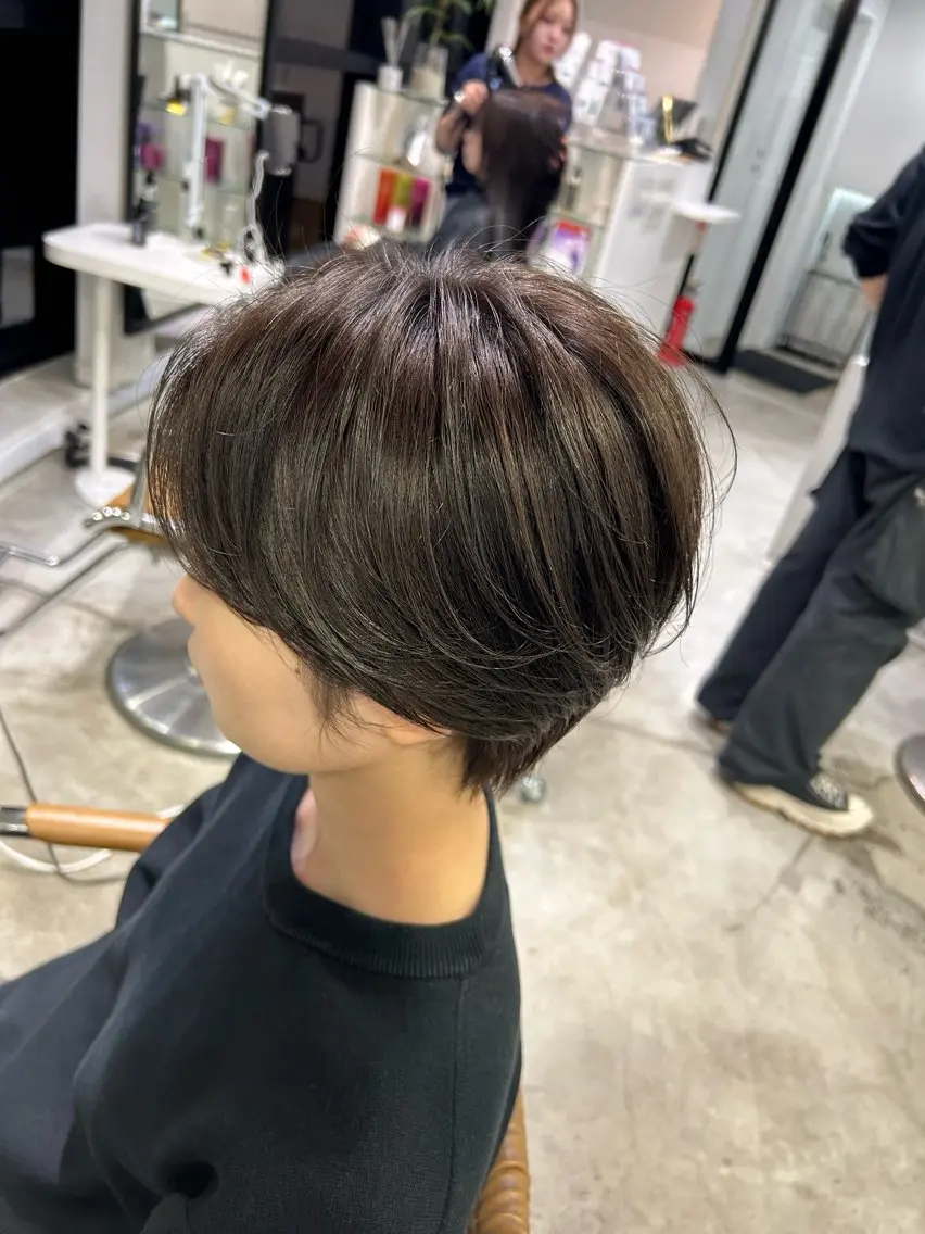ショート カラー アッシュ アッシュグレー アッシュグレージュ グレージュ 🧣艶カラー・ヘア セット Chie🧸のヘアスタイル