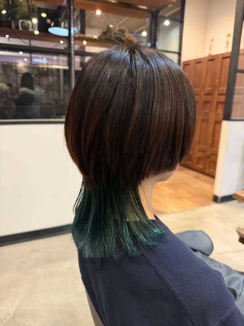 カラー 深見 真由のヘアスタイル