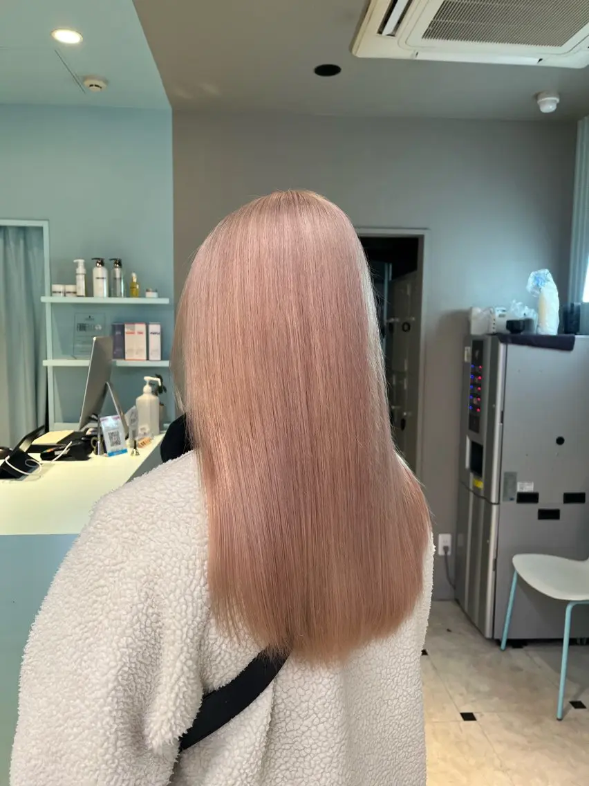 セミロング カラー ヘアカラー トリートメント ブリーチカラー 🩵MIZUKIのヘアスタイル