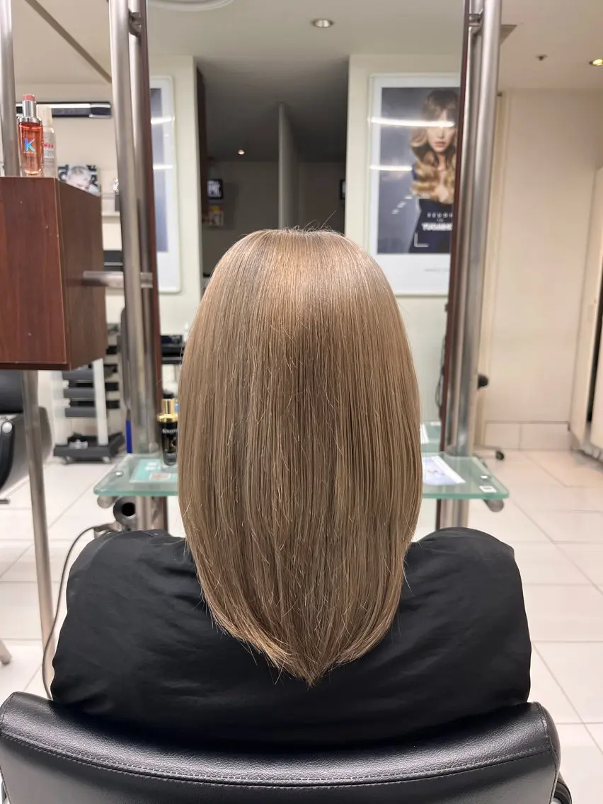 セミロング カラー 小野 達己のヘアスタイル