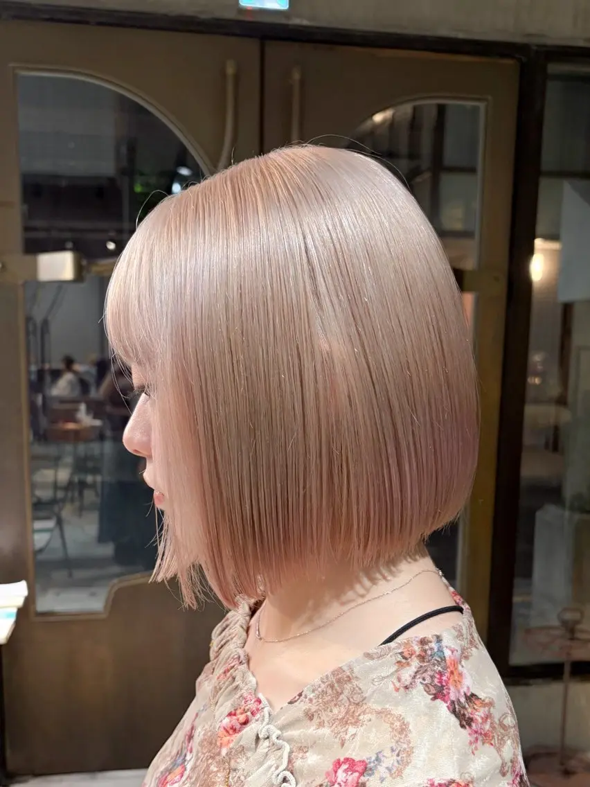 ミディアム カラー ミディアムパーマ ベージュカラー ブロンド ハイトーンカラー ハイトーンベージュ カット ヘアカラー トリートメント ヘアセット 似合わせベージュ 🍯ayumi🍯のヘアスタイル