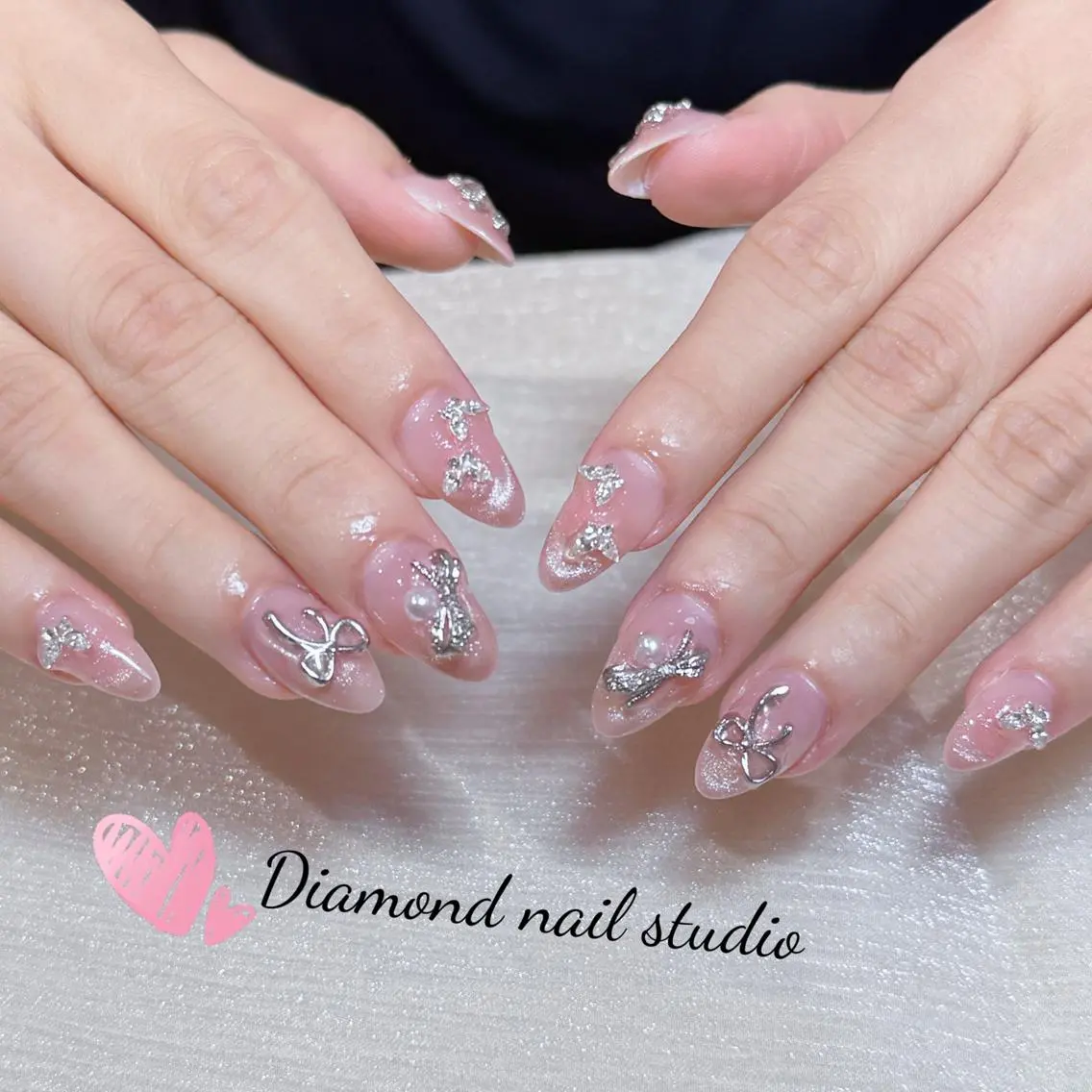 ネイル アートネイル オーロラネイル ガーリー キラキラネイル 韓国ネイル ハンドネイル Una NAILMANAMIのネイルデザイン