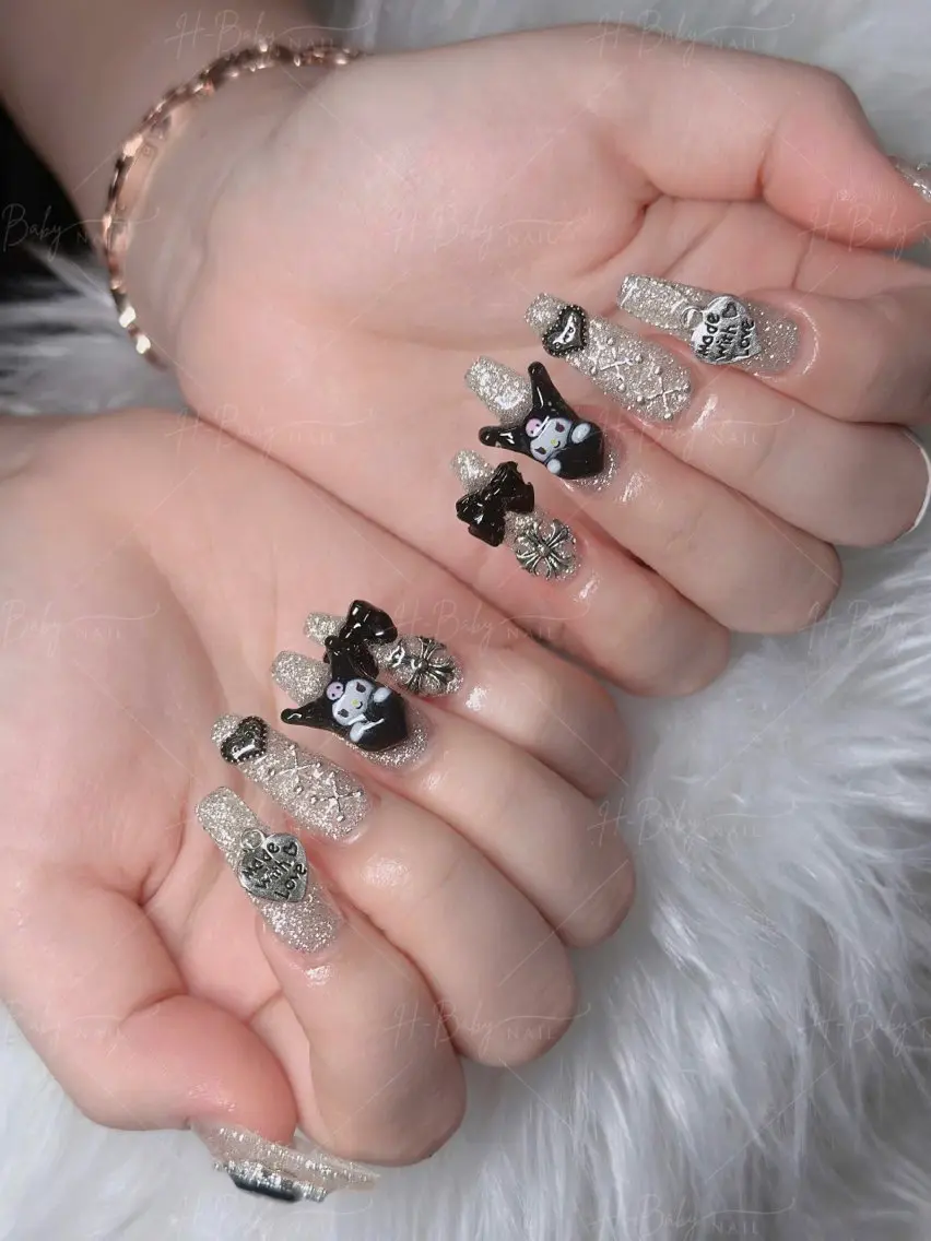 ネイル オーロラネイル フレンチネイル ジェルネイル ハロウィン キラキラネイル H.baby Nail Salonのネイルデザイン