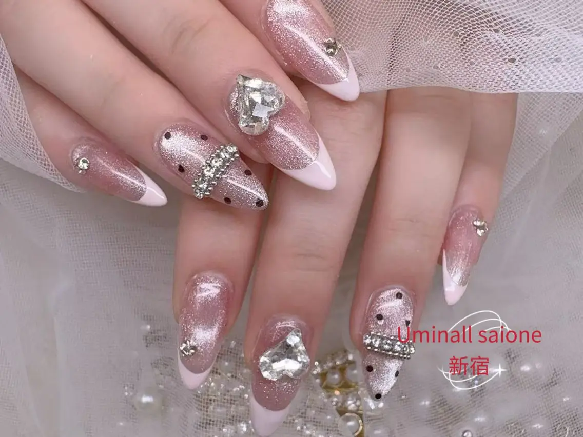 ネイル UMI ネイルサロン新宿🎀のネイルデザイン