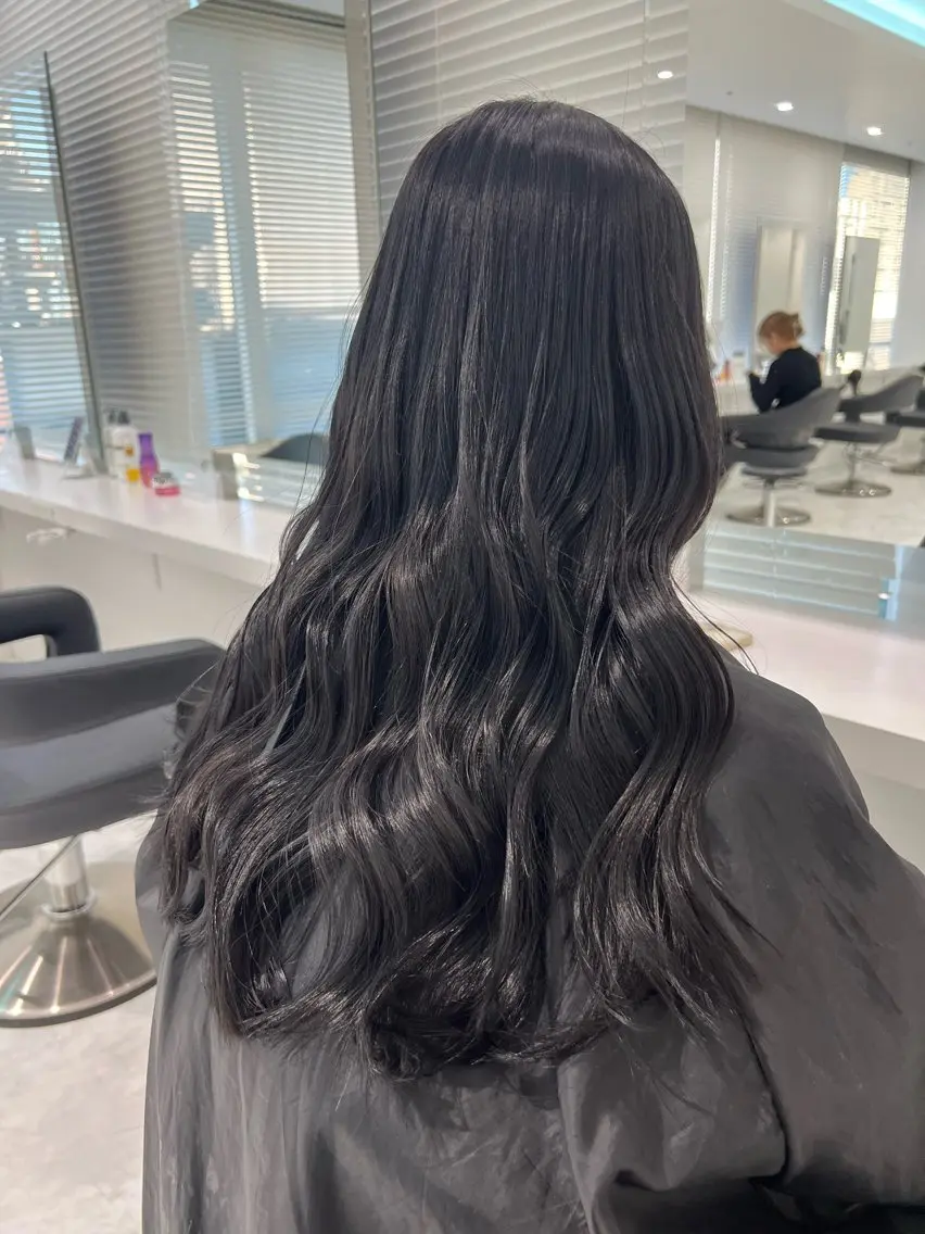 ロング カラー 黒髪 ブルーカラー ブルーブラック 髪質改善 韓国風ヘア カット ヘアカラー トリートメント ヘッドスパ ヘアセット ブリーチなし特化 美容師💖SAE💖のヘアスタイル
