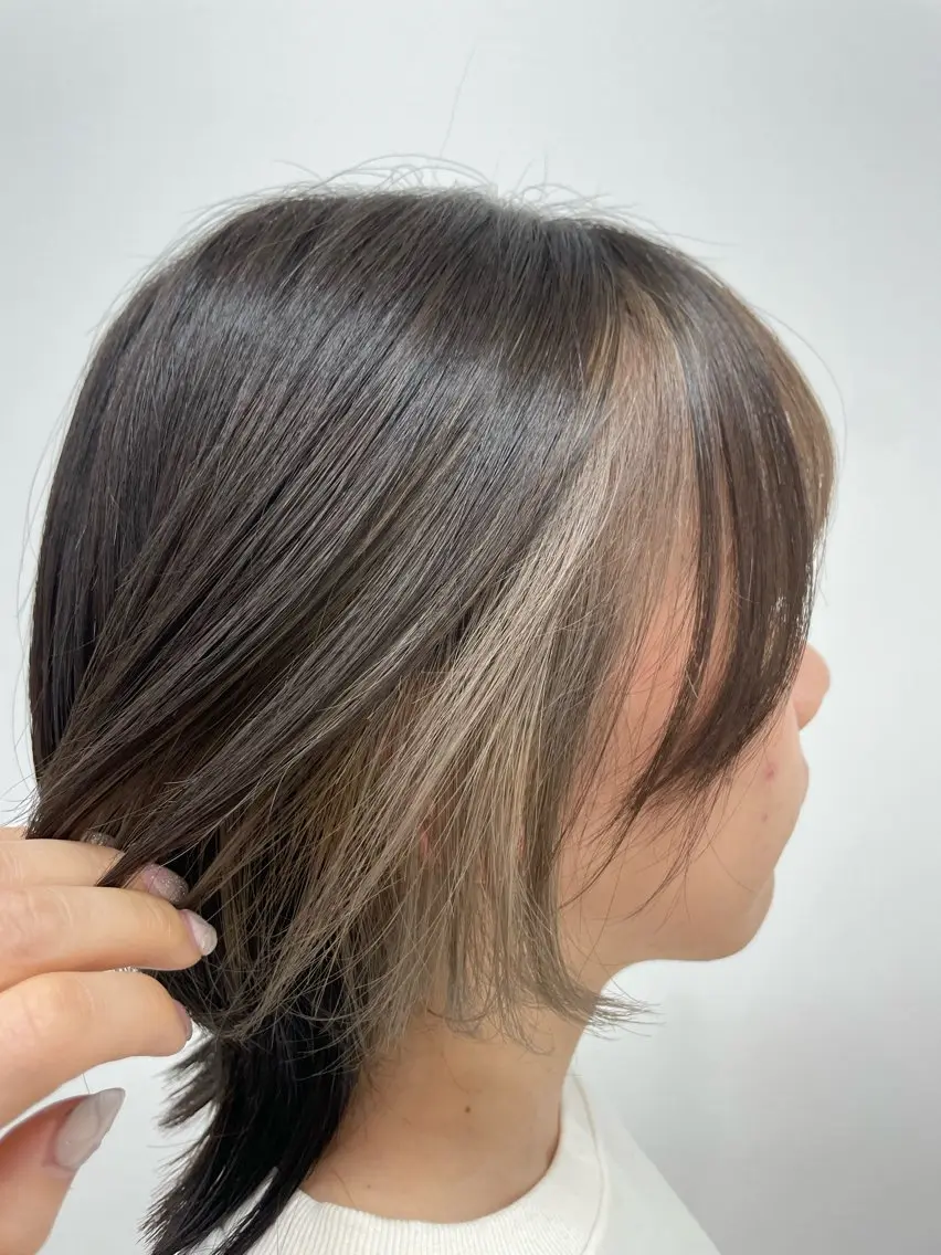 ショート ヘアカラー anB Bのヘアスタイル