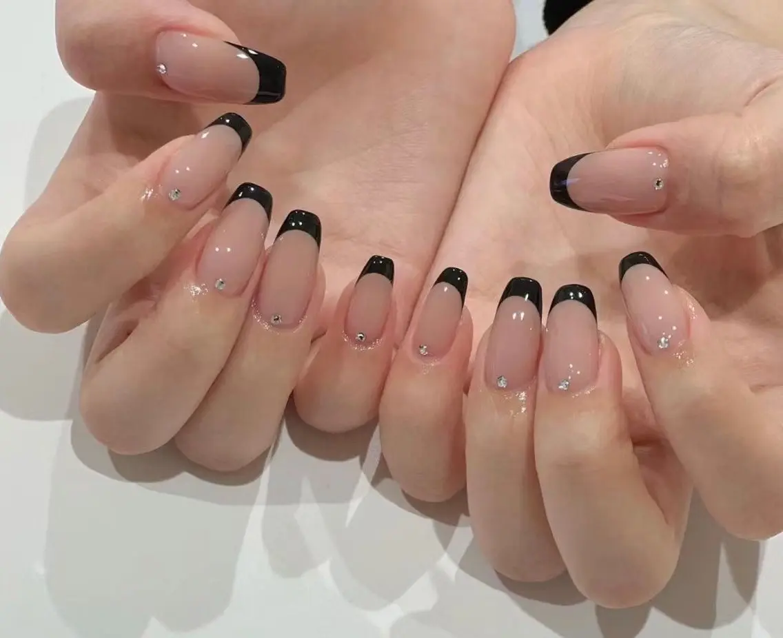ミディアム 韓国風ヘア ハンドネイル Aila Nail HanChanのネイルデザイン