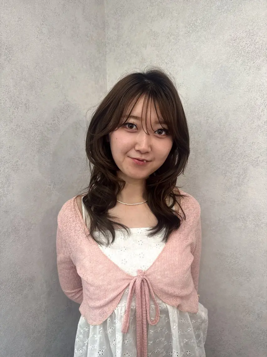 ロング レイヤーカット カット ヘアカラー トリートメント yui 透明感カラー /パーマ/レイヤーのヘアスタイル