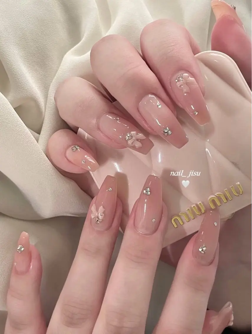 ネイル フレンチネイル キラキラネイル 韓国ネイル シンプルネイル ワンホンネイル ハンドネイル MEI Nailのネイルデザイン