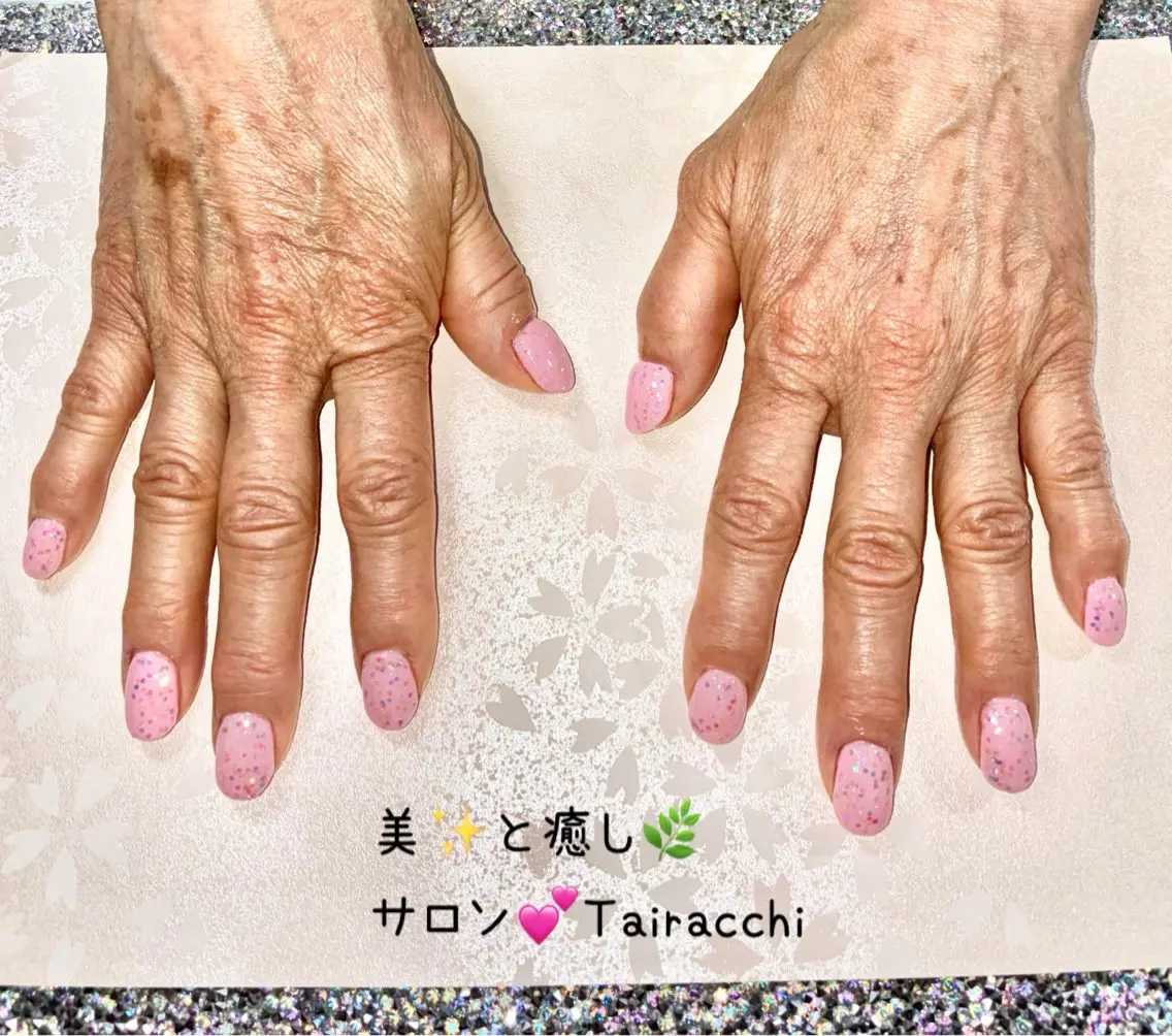 ネイル オーロラネイル キラキラネイル ピンク 春ネイル ヨーヨーネイル フットネイル Tairacchi タイラッチのネイルデザイン