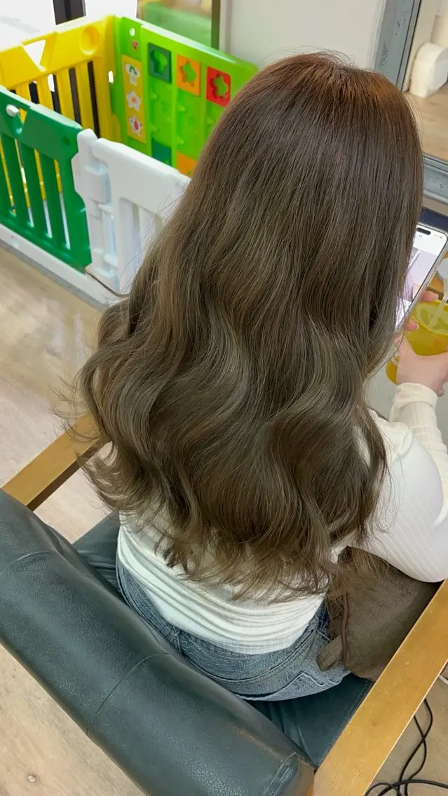 ロング カラー カット ヘアカラー トリートメント MAHIRU🤍 艶髪・ストレート🫧のヘアスタイル
