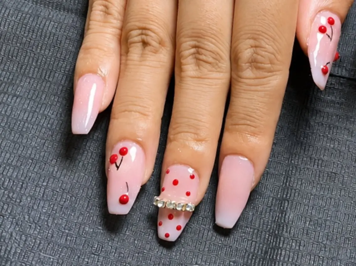 ネイル ジェルネイル ガーリー キラキラネイル 韓国ネイル ロングネイル ハンドネイル 高山ルコ(NAIL) 店長のネイルデザイン