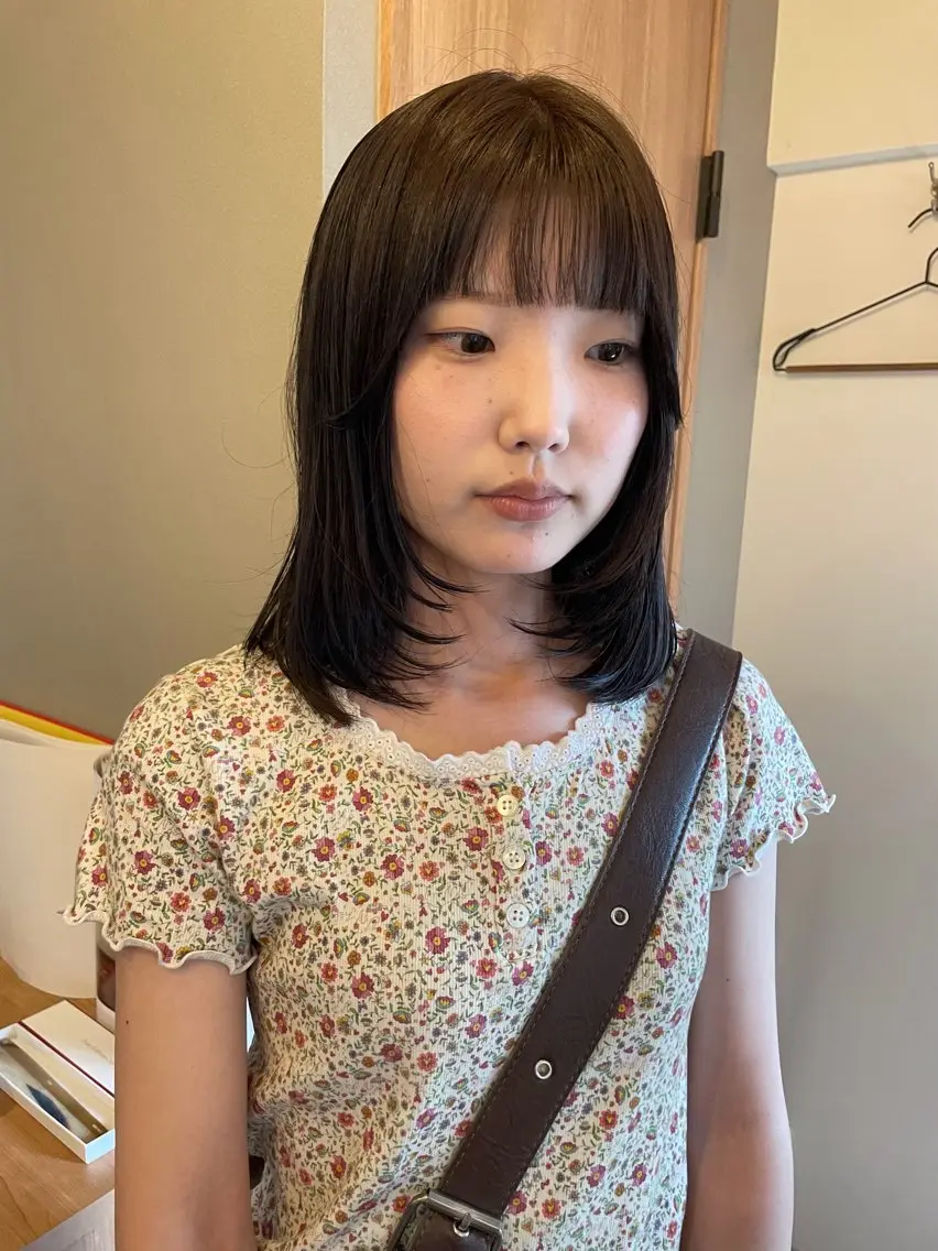 ミディアム カラー 土川 陽菜のヘアスタイル