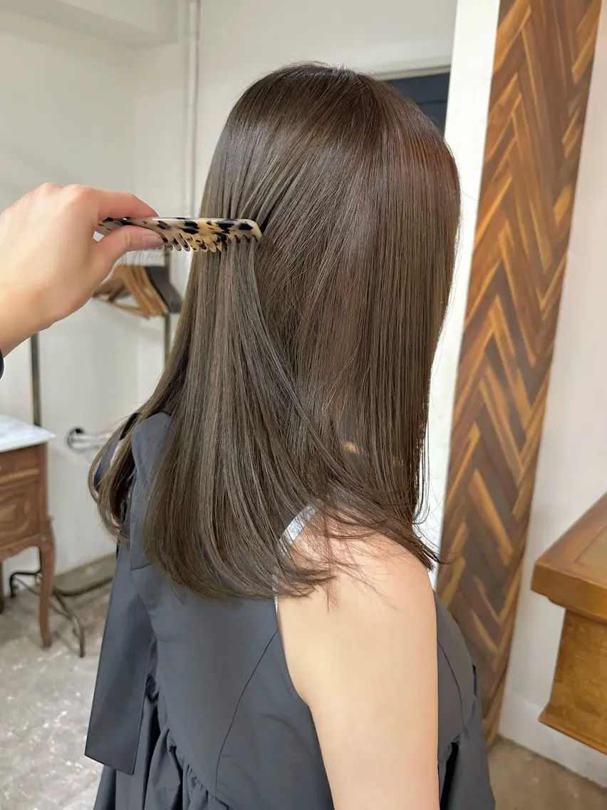 ミディアム カット ヘアカラー トリートメント NAGISA髪質改善 &透明感カラー🪞のヘアスタイル