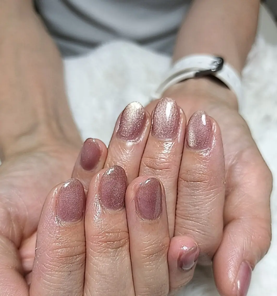 ネイル マグネットネイル ピンク megumi. sのネイルデザイン