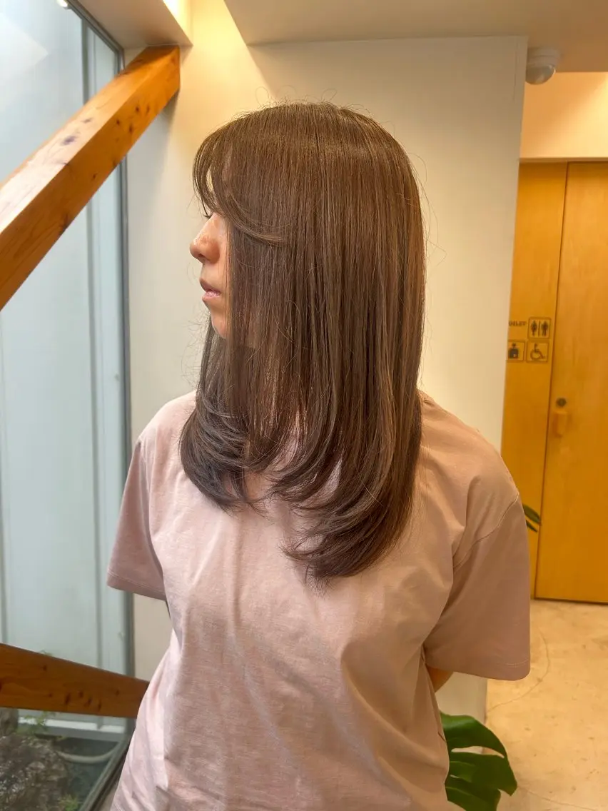 ミディアム レイヤーカット カット TEMIL HAIR 彩弥のヘアスタイル