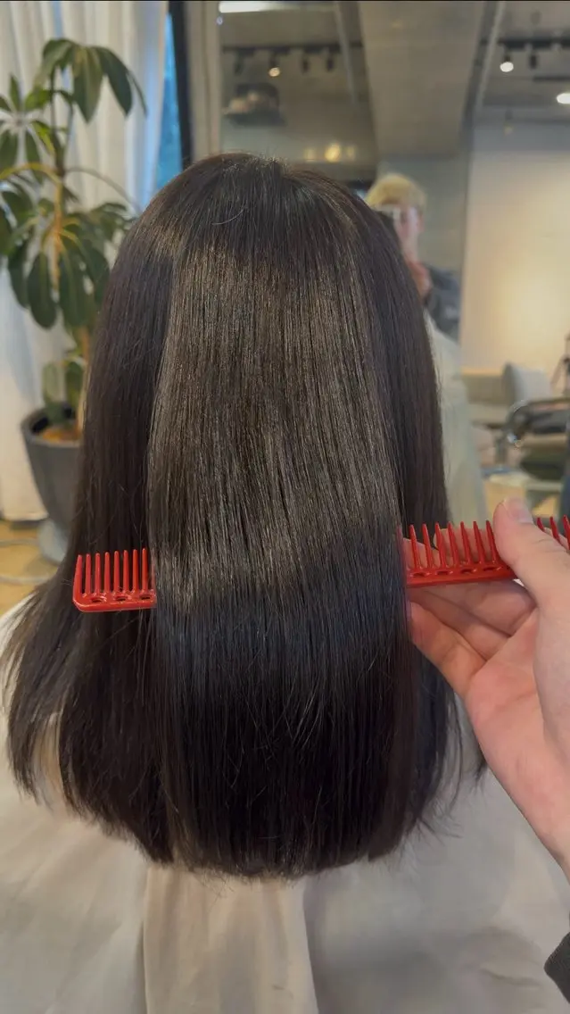 セミロング カラー 透明感カラー 上田 季里のヘアスタイル