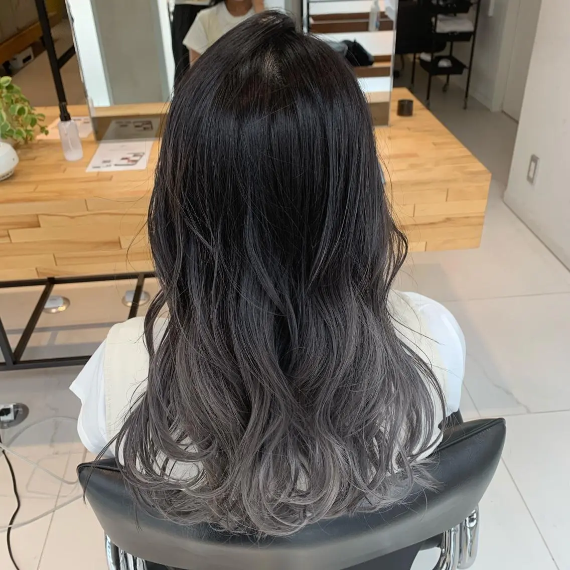 ロング アッシュ ボブ ハイライト 韓国風ヘア カット ヘアカラー トリートメント Lino by hoNuaのヘアスタイル