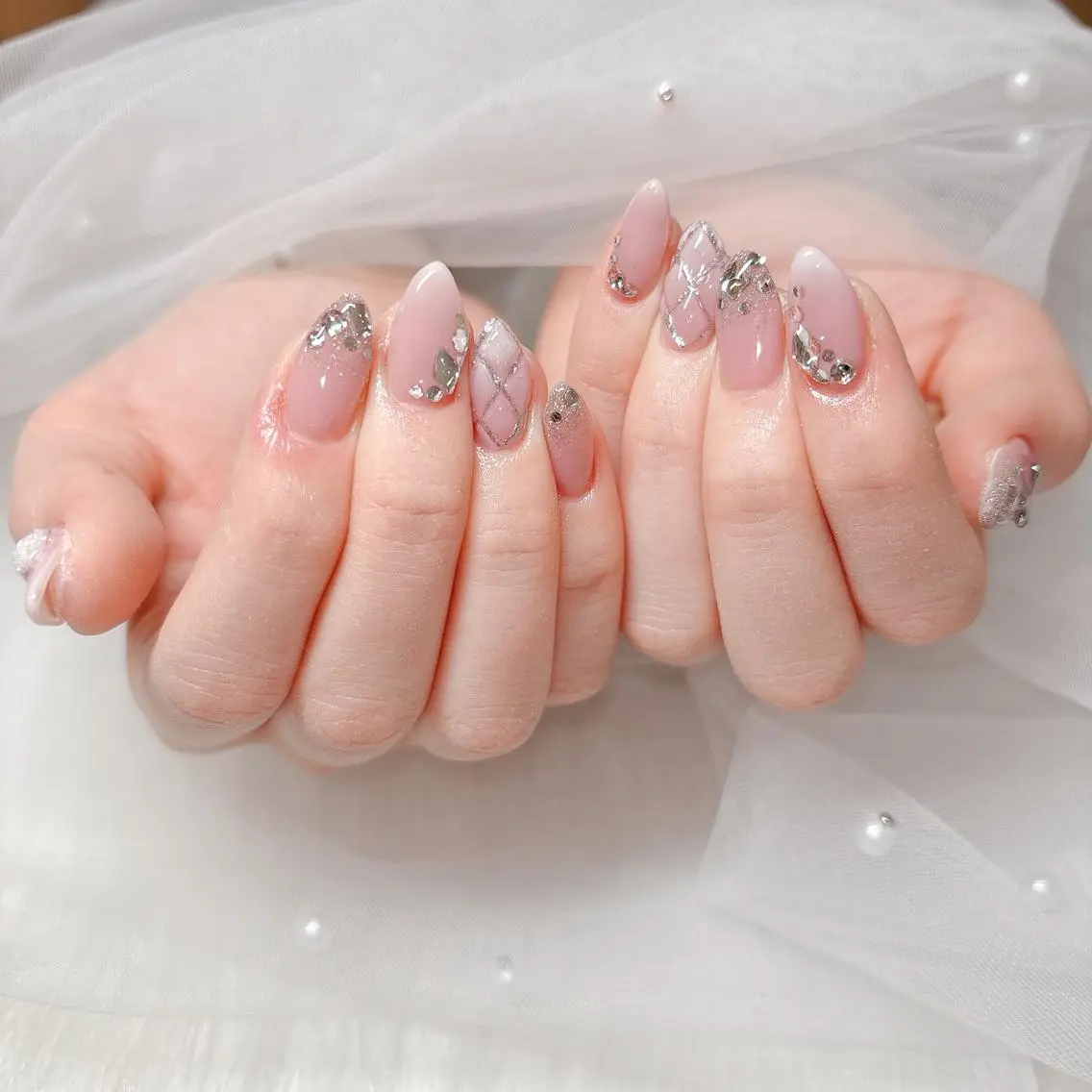 ネイル ガーリー ハンドネイル 中野駅徒歩5分💅 ラクロレのネイルデザイン
