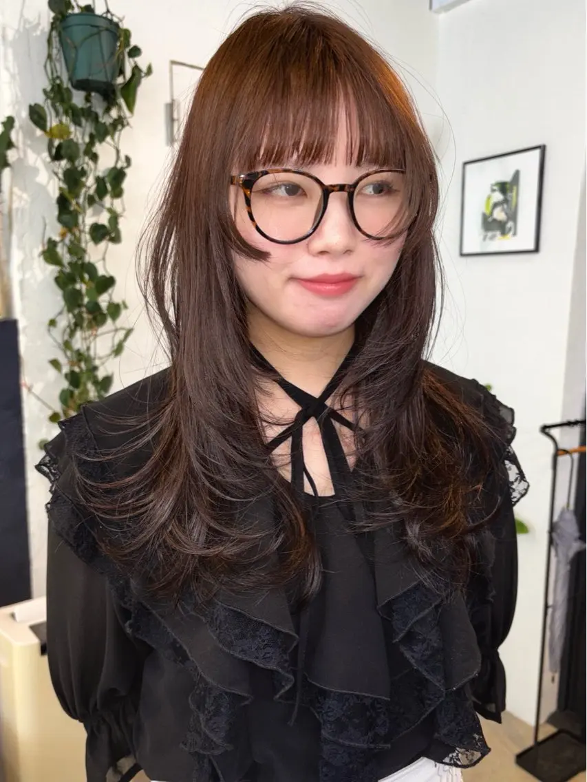 ロング カラー アッシュ ブリーチ ボルドーカラー ブラウンカラー 透明感カラー カット ヘアカラー トリートメント 暖色系特化さくら /福岡天神/レイヤーのヘアスタイル