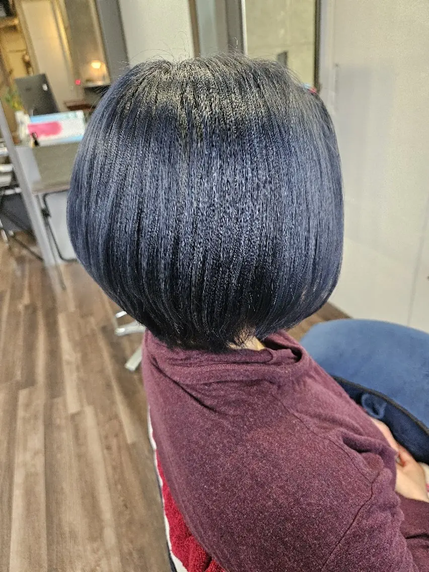 ショート カラー ブリーチ ネイビーカラー カット ヘアカラー トリートメント terra✂️川嶋 大輔のヘアスタイル