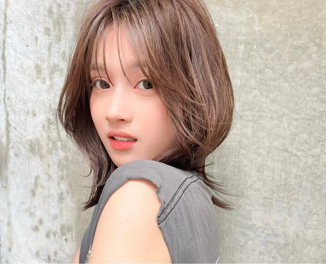 ミディアム カラー 顔周りカット レイヤーカット ✨🩷似合わせ🩷✨ ブリーチ🫰🏾前川のヘアスタイル