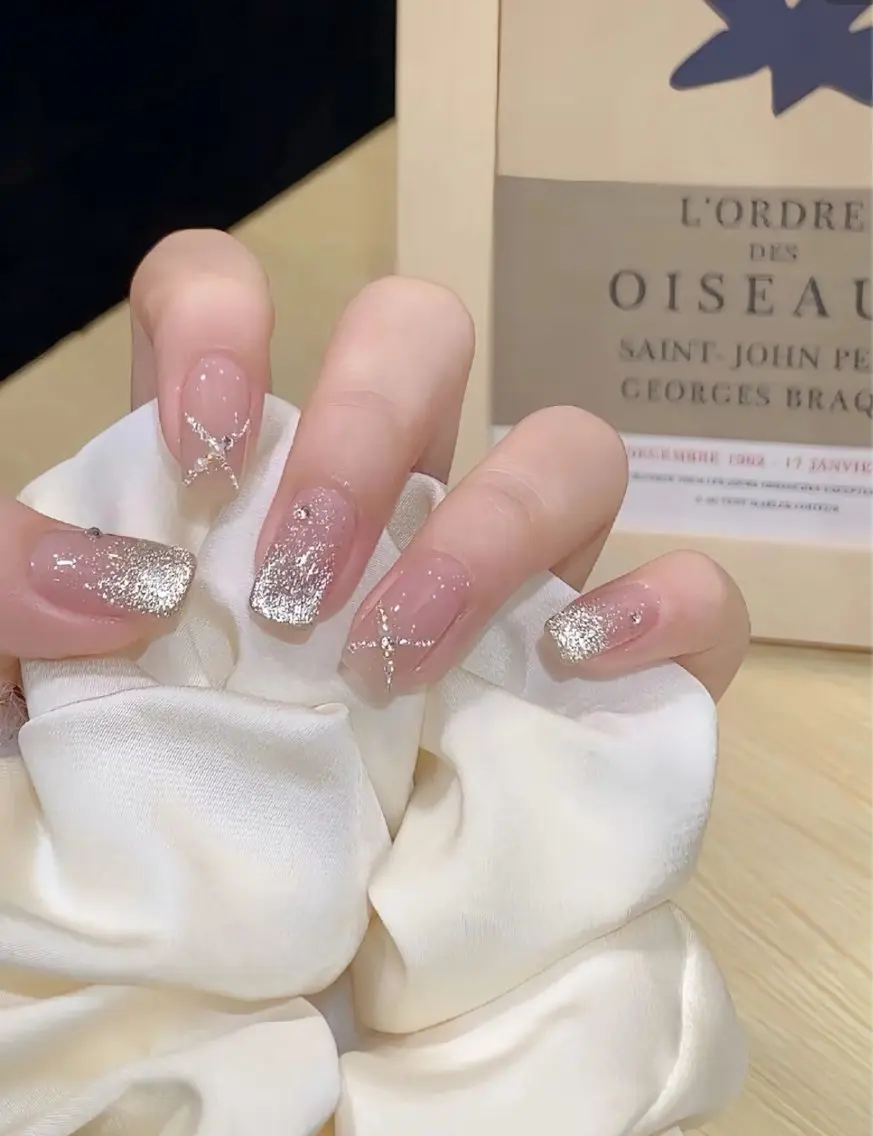 ネイル シンプルネイル liora nail yzのネイルデザイン