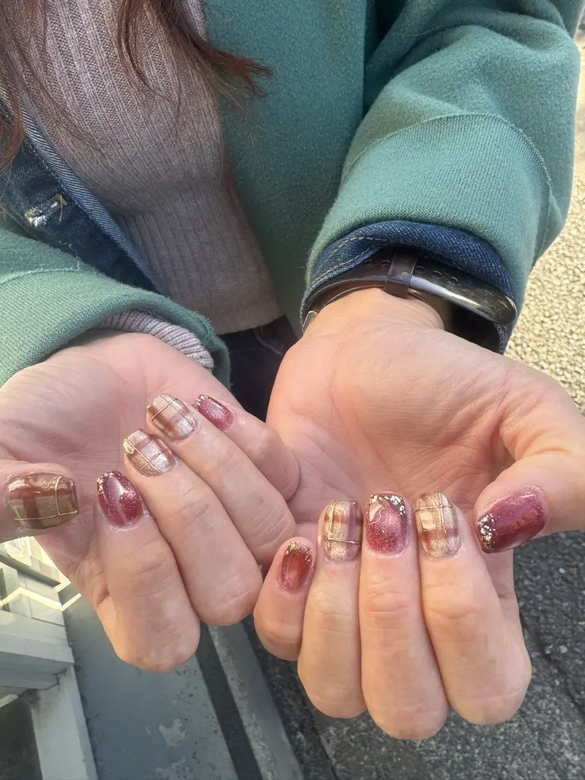 ネイル LAVISH 大和店 emi・:*+のネイルデザイン