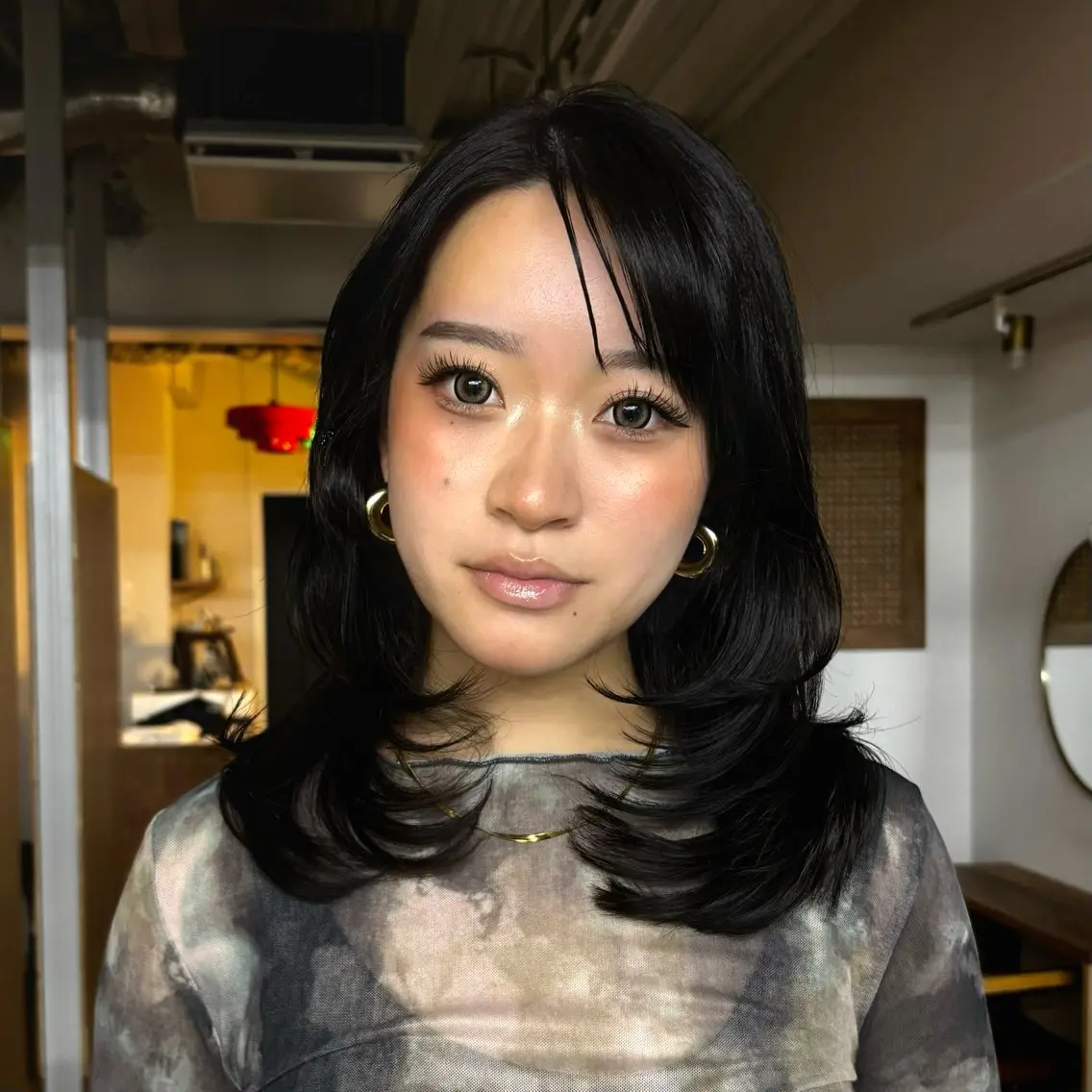 ミディアム カット ヘアカラー トリートメント ナナ/大阪心斎橋/ 海外レイヤーカットのヘアスタイル