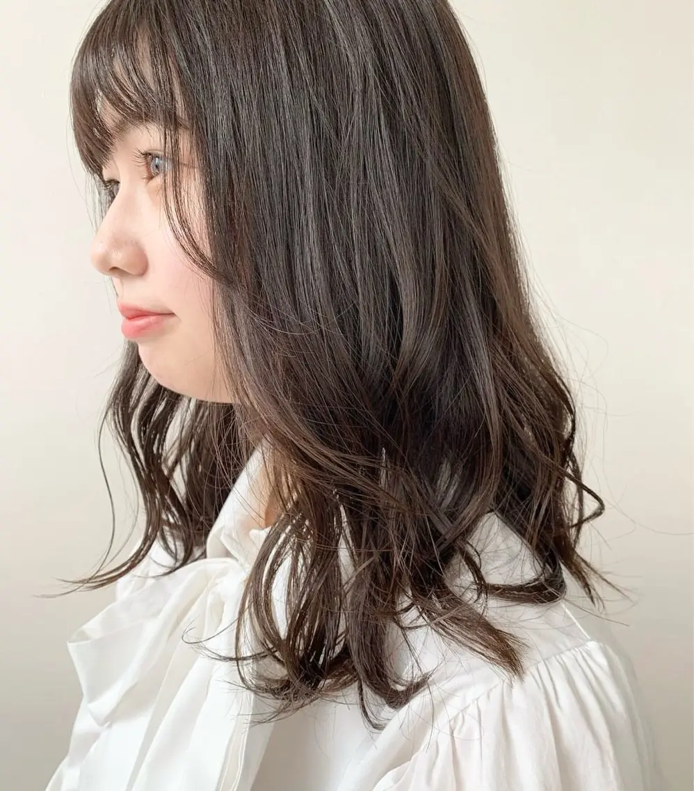 ロング ロングレイヤー レイヤーカット ロング カット トリートメント 吉川 陽菜のヘアスタイル