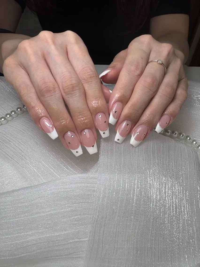ネイル アートネイル フレンチネイル ハンドネイル Cherie mu ✦.*miyoのネイルデザイン